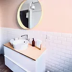 Au Perron Avec Garage Et Balcon A Appartement *