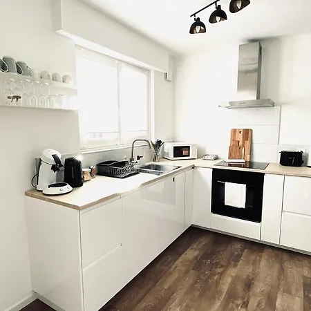 Au Perron Avec Garage Et Balcon A Daire *