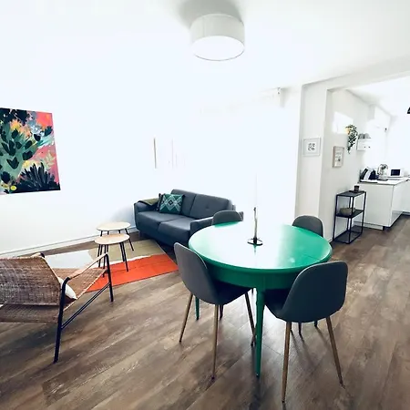 Au Perron Avec Garage Et Balcon A Ribeauville (Haut-Rhin)