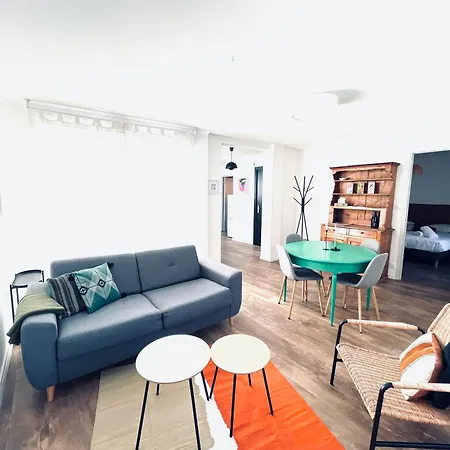 Apartamento Au Perron Avec Garage Et Balcon A
